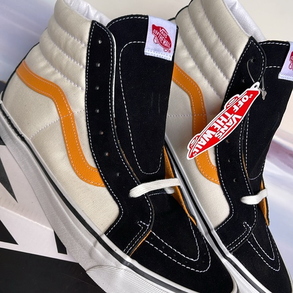 Vans Men’s Sk8-Hi 38 Dx
Noon Goons Black/Yellow/White 
VN0A5KRI05N
Sneakers - Picture 7 of 16